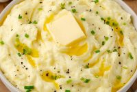 Creamy Yukon Gold Mashed Potatoes Recipe