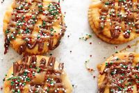 Salted Caramel Chocolate Ritz Cracker Sandwiches