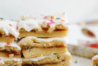Strawberry Pop-Tart Blondies Recipe: Homemade Jam-Filled Bars