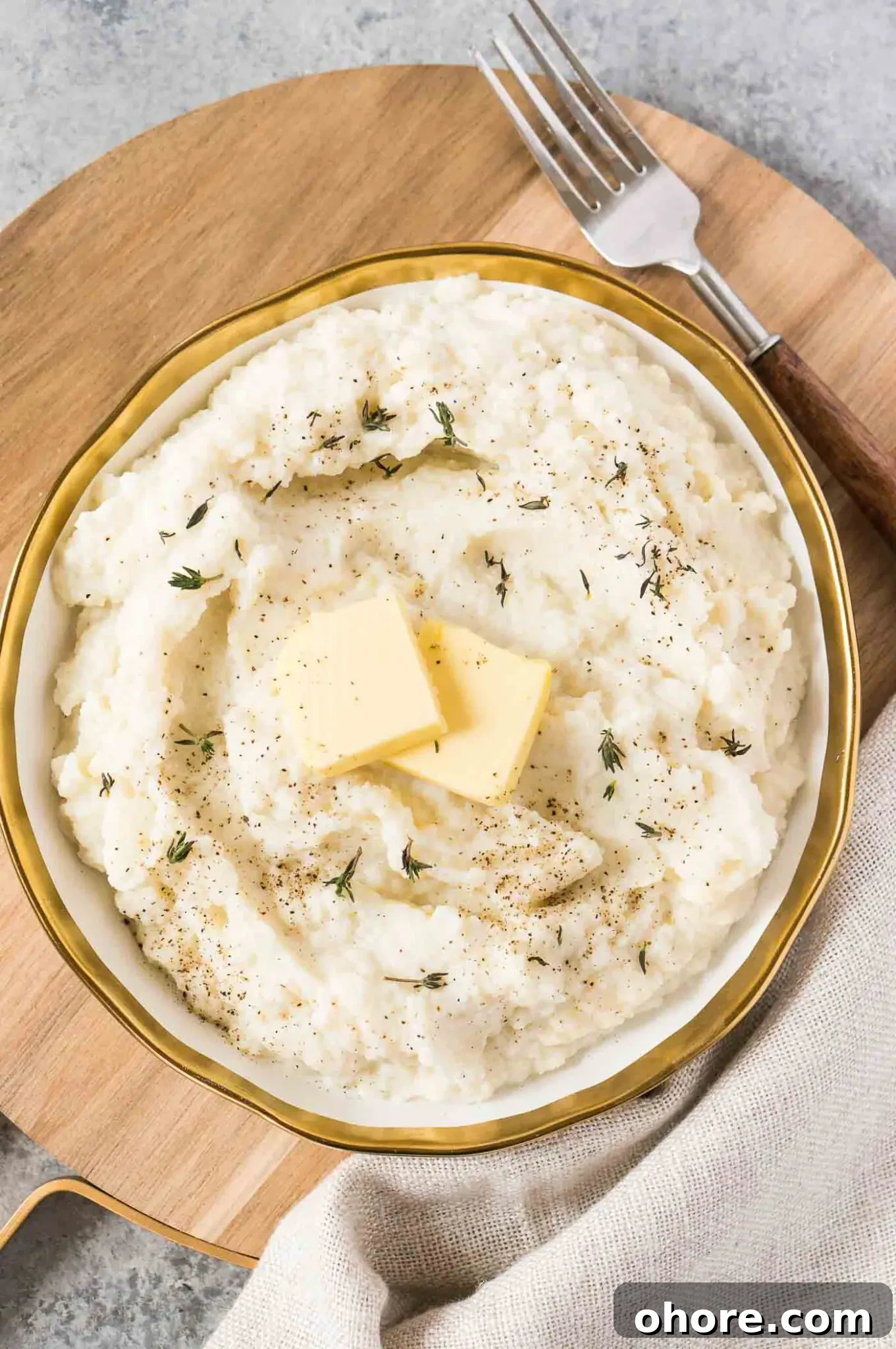 Creamy Garlic Mashed Cauliflower Recipe for Low-Carb Meals 6 keto mashed cauliflower in a white bowl