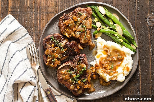 Lamb Chops With Mashed Potatoes