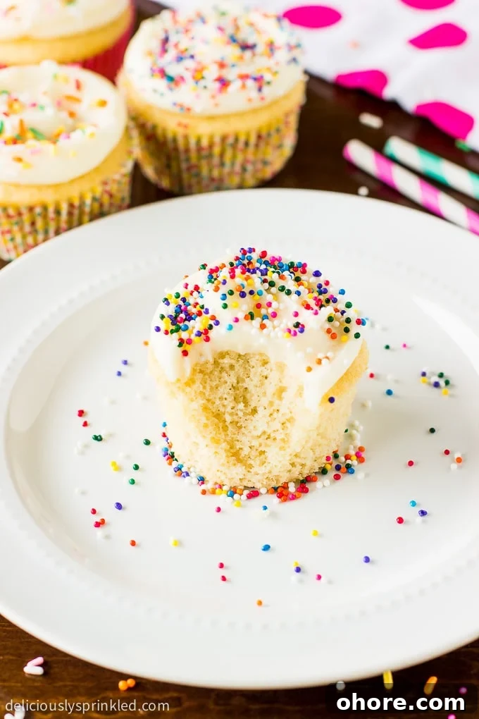 Classic Vanilla Cupcakes Recipe for Perfect Soft, Moist Cakes 3 Easy Vanilla Cupcakes Recipe