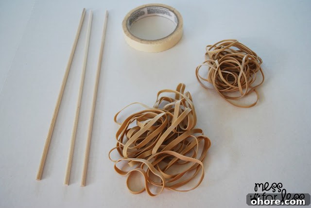 Creative Rubber Band Paintbrush Techniques for Stunning Art 3 rubber bands, dowels, and tape