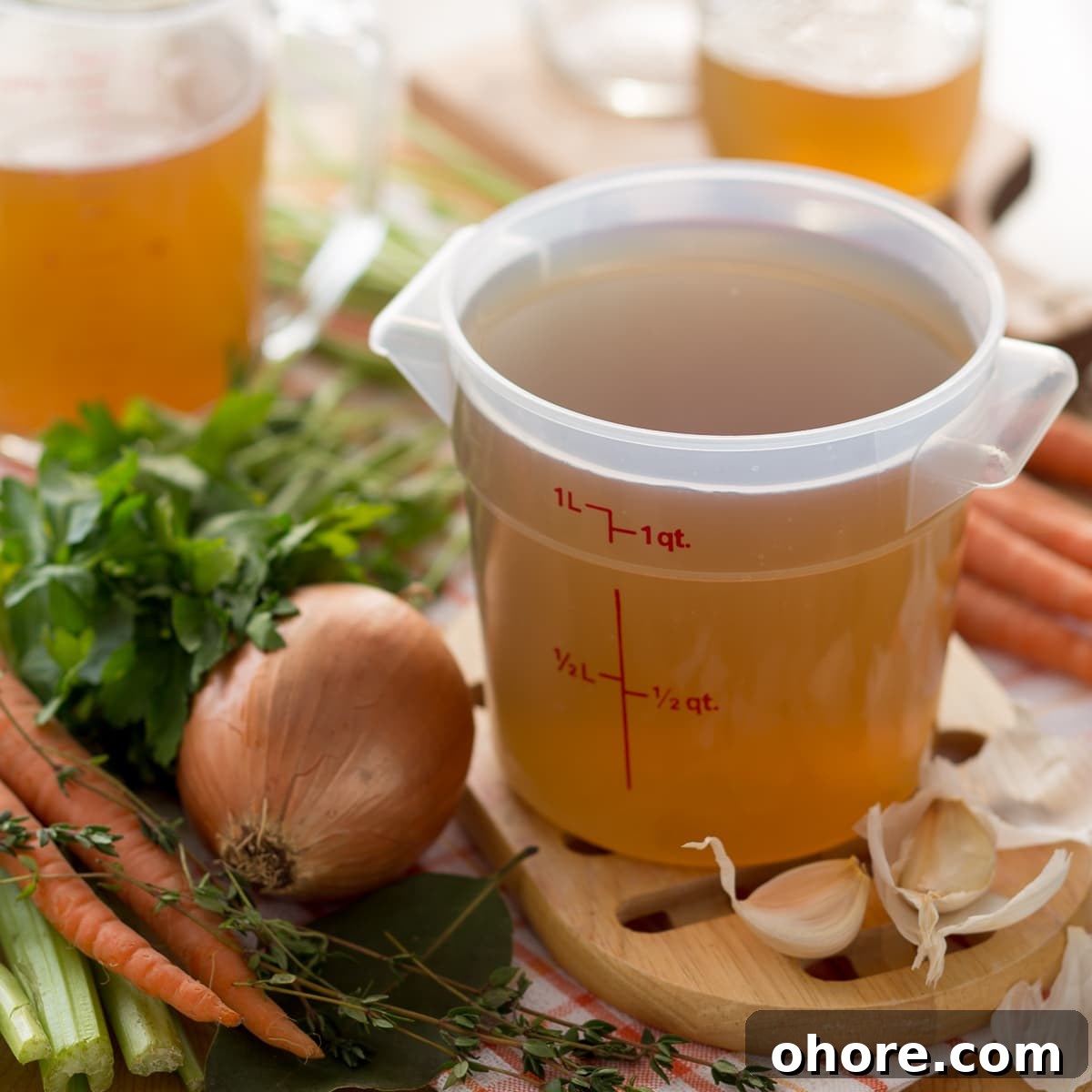 Low-Sodium Vegetable Broth Recipe for Flavorful Soups and Stews 3 Golden homemade vegetable broth