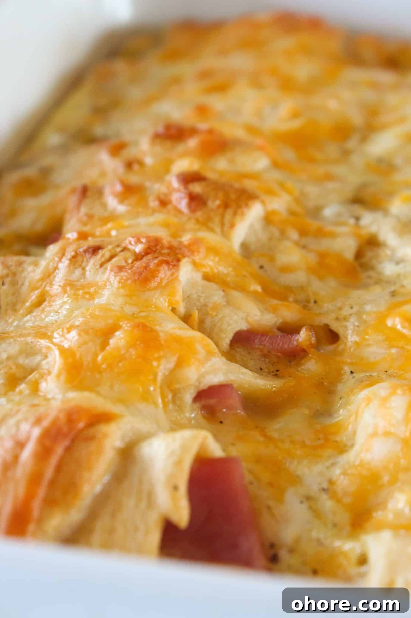 What to Make for Breakfast: 7 Quick Breakfast Recipes You’ll Love 3 Christmas Leftovers: Easy Ham Breakfast Casserole featured by top US food blog, Practically Homemade
