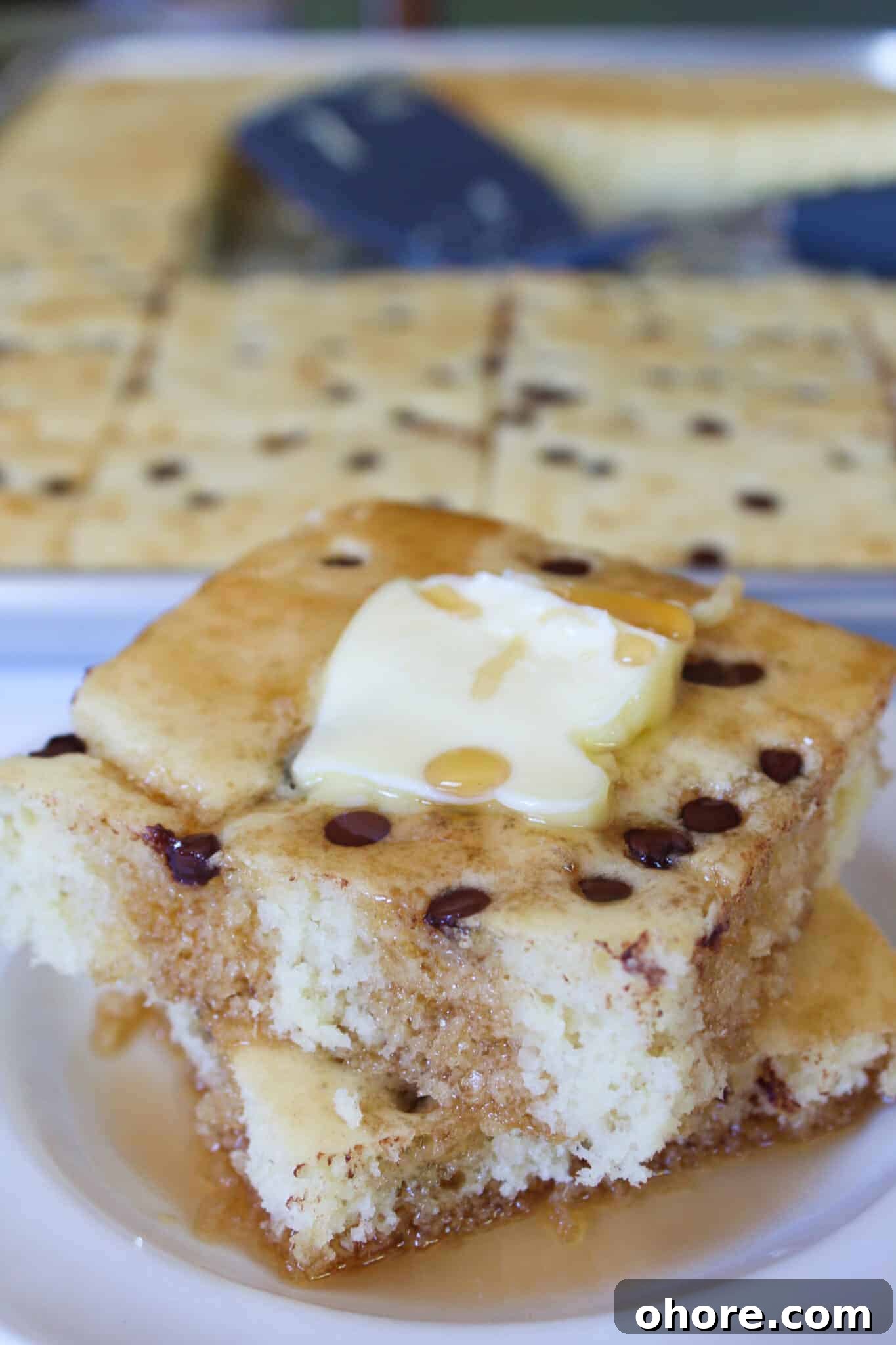 What to Make for Breakfast: 7 Quick Breakfast Recipes You’ll Love 4 Quick Breakfast Idea: Fluffy Sheet Pan Pancakes from Mix featured by top US food blog, Practically Homemade