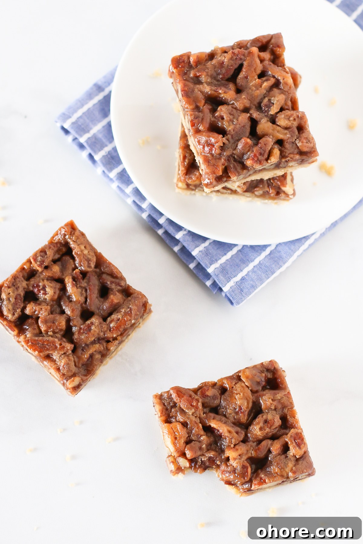 Gluten Free Vegan Pecan Pie Pies. For all of you pecan pie lovers, these decadent bars are JUST for you!