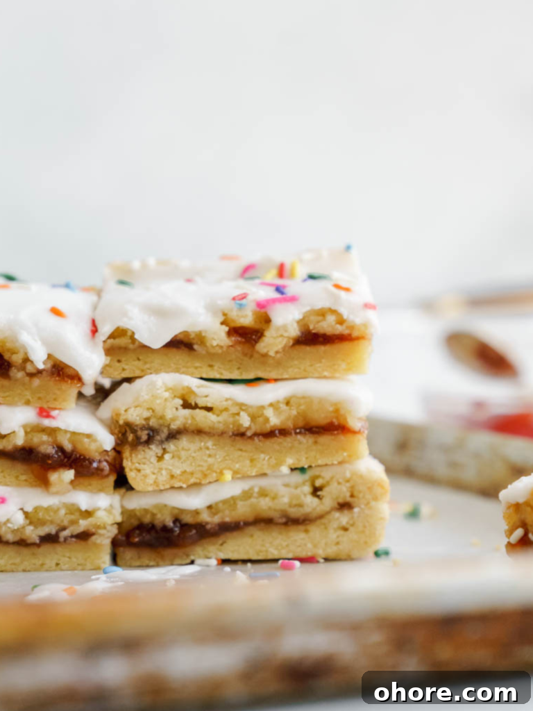 Strawberry Pop-Tart Blondies Recipe: Homemade Jam-Filled Bars 2 Strawberry Pop Tart Blondies