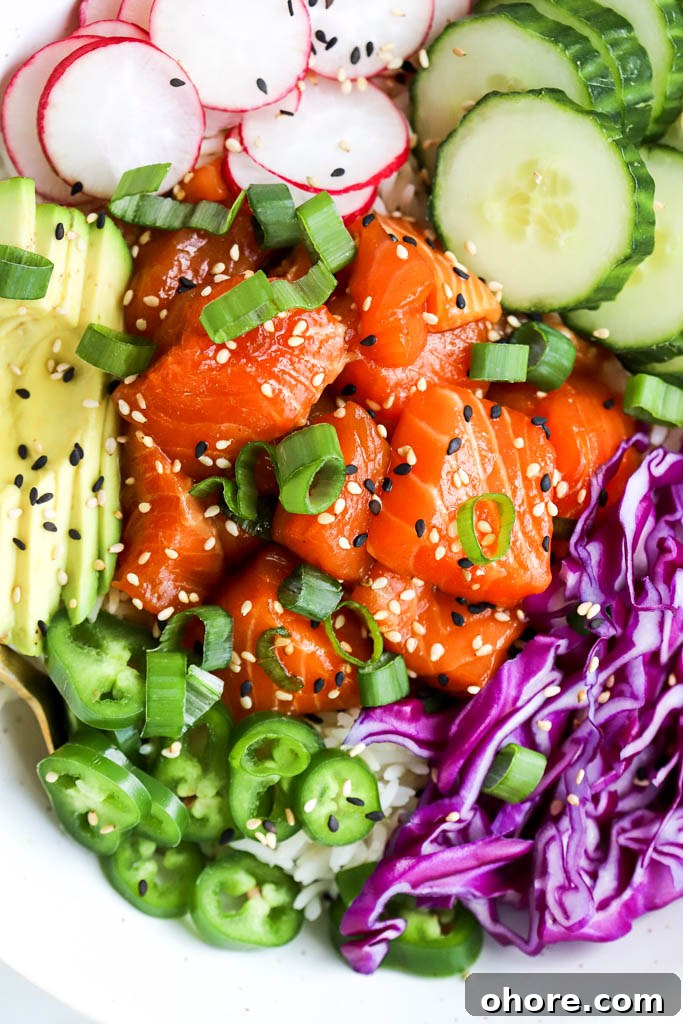 Spicy Salmon Sushi Bowl: Quick Sushi Bowl Recipe with Sriracha Mayo 6 sushi grade salmon with soy sauce